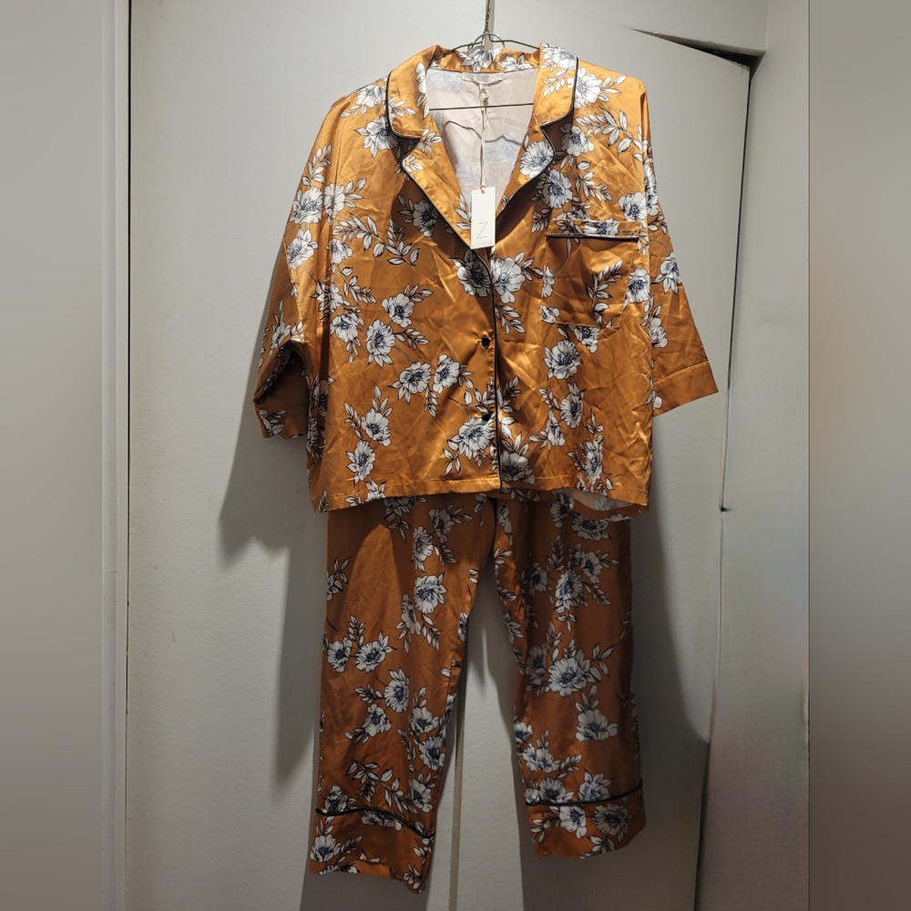 Z Supply Satin Lounge Set. New with Tags. Size Large